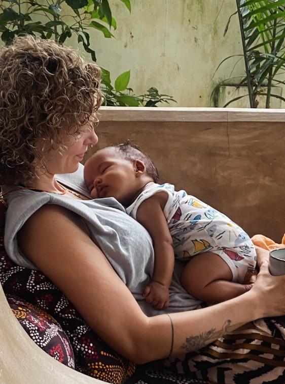 O femeie a vândut tot ca să se mute în Zanzibar, iar după 2 ani a aflat cum este, de fapt, să trăiești acolo  1105868