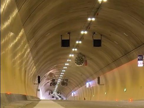 Premieră pe Autostrada Sibiu-Pitești: Primul tunel forat din România este gata. Lucrările, finalizate cu șase luni înainte de termen 1105634