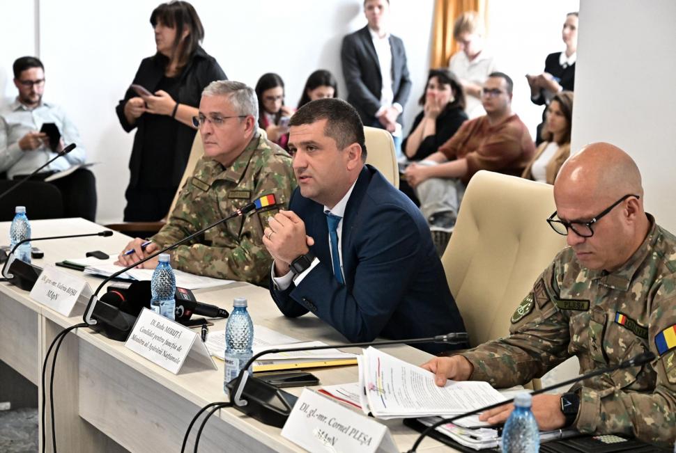 Radu Miruţă a mers cu trei generali la audierile din Parlament. "Nu trebuia să facă așa ceva" 1106058