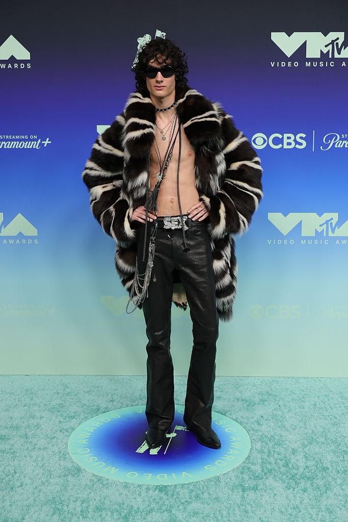 Ținute transparente și extrem de îndrăznețe la MTV Video Music Awards 2026. Cum au apărut pe covorul roșu vedetele 1105733