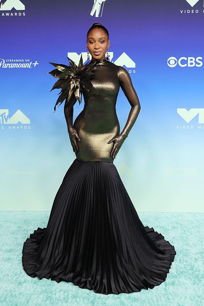 Ținute transparente și extrem de îndrăznețe la MTV Video Music Awards 2026. Cum au apărut pe covorul roșu vedetele 1105736