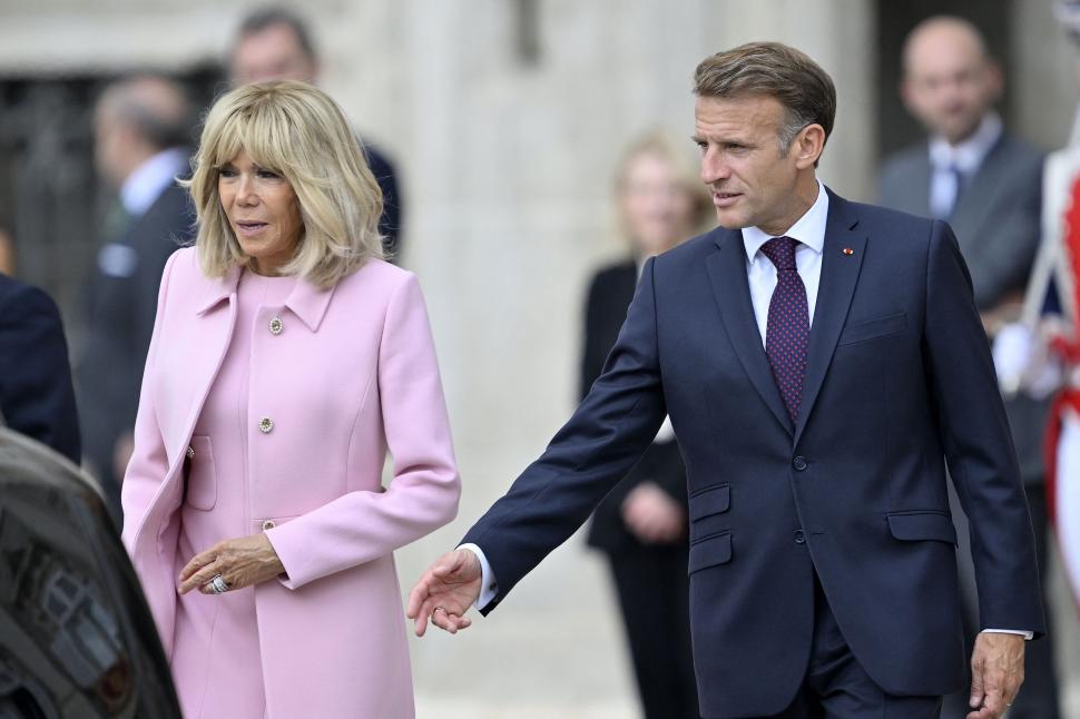 Regele și regina Spaniei i-au primit pe Emmanuel și Brigitte Macron cu fast la palatul regal, în prima lor vizită de stat la Madrid 1106406