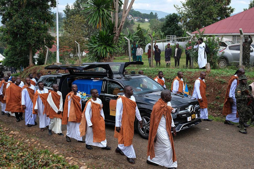 Un jurnalist va fi rege în Uganda, după ce un fotbalist a refuzat tronul. Există însă o dispută foarte interesantă legată de succesiune 1106149