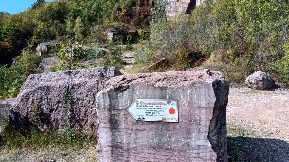 Fosta carieră de marmură de la Moneasa a devenit atracție pentru mii de turiști. Primăria pregătește noi amenajări 1106555