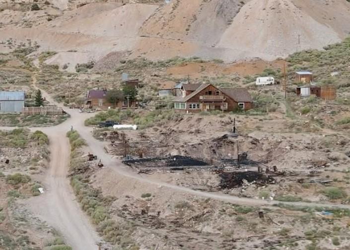 Un bărbat a cumpărat un oraș abandonat din California, s-a apucat să-l restaureze și locuiește singur în el. Totul a început ca o glumă 1106571
