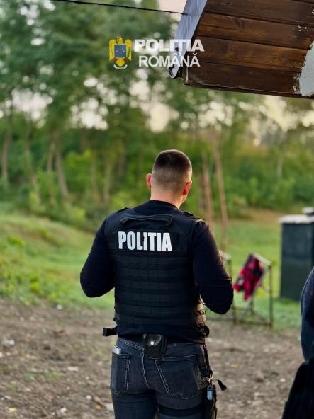 Un fals preot din Botoșani și-a făcut acasă biserică, cu „icoană făcătoare de minuni”. Racola de pe TikTok enoriași și le cerea donații 1106636