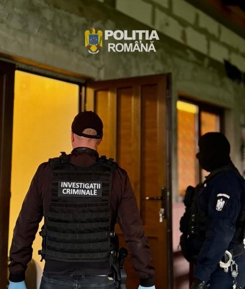 Un fals preot din Botoșani și-a făcut acasă biserică, cu „icoană făcătoare de minuni”. Racola de pe TikTok enoriași și le cerea donații 1106639