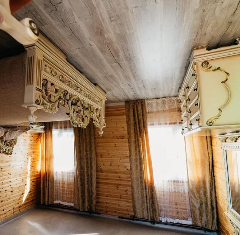 În Gorj există un sat în care totul este cu susul în jos. Cum s-a născut Satul Răsturnat și cine este în spatele ideii 1106946