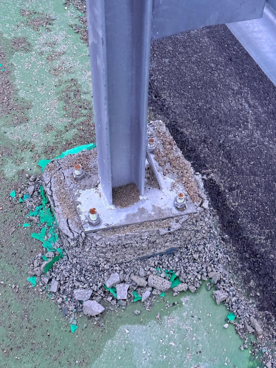 Noul pod hobanat din Arad intră în reparaţii, la nouă luni de la inaugurare. Problemele apăruseră chiar de dinainte de deschidere 1107866
