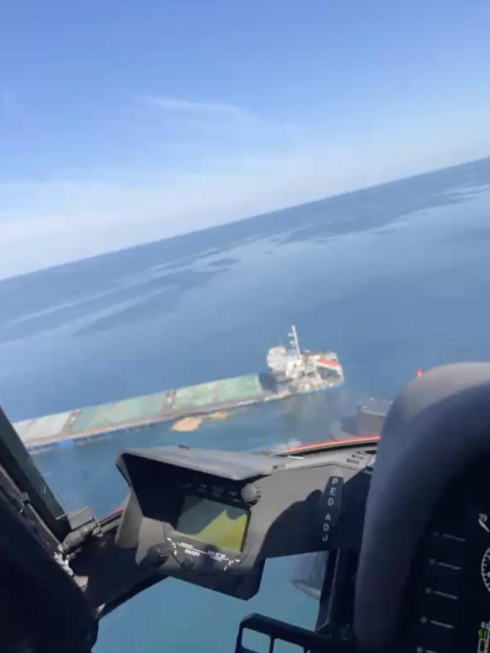 O navă a fost lovită de drone și s-a scufundat în Marea Neagră, lângă platforma Pescăruș a Petrom. Doi membri ai echipajului au murit 1107972
