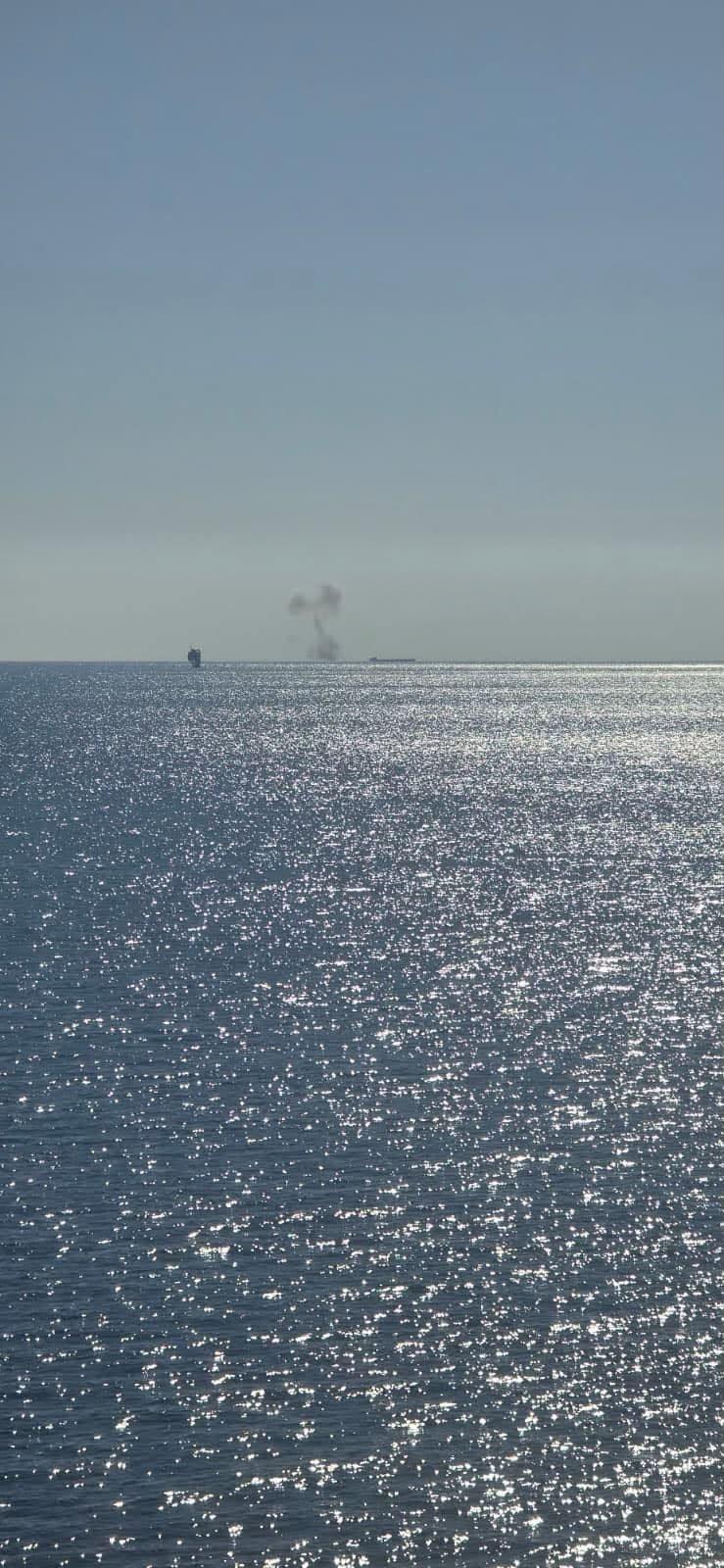 O navă a fost lovită de drone și s-a scufundat în Marea Neagră, lângă platforma Pescăruș a Petrom. Doi membri ai echipajului au murit 1107977