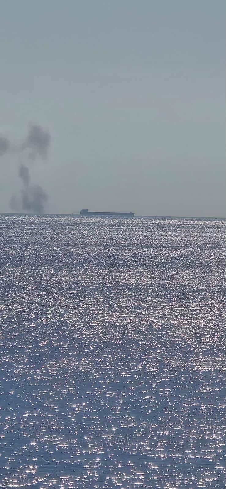 O navă a fost lovită de drone și s-a scufundat în Marea Neagră, lângă platforma Pescăruș a Petrom. Doi membri ai echipajului au murit 1107978