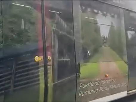 Cum arată tramvaiul din Sevilla care a fost colantat cu peisaje din România. Darău: "Vrem să-i determinăm pe oameni să vină în România" 1108284