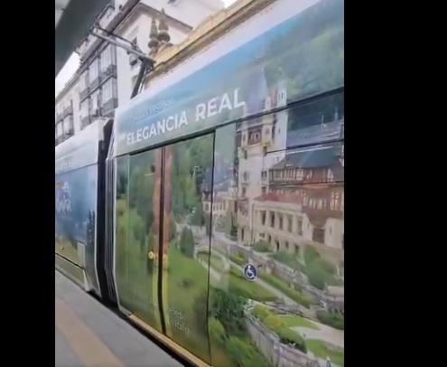 Cum arată tramvaiul din Sevilla care a fost colantat cu peisaje din România. Darău: "Vrem să-i determinăm pe oameni să vină în România" 1108285