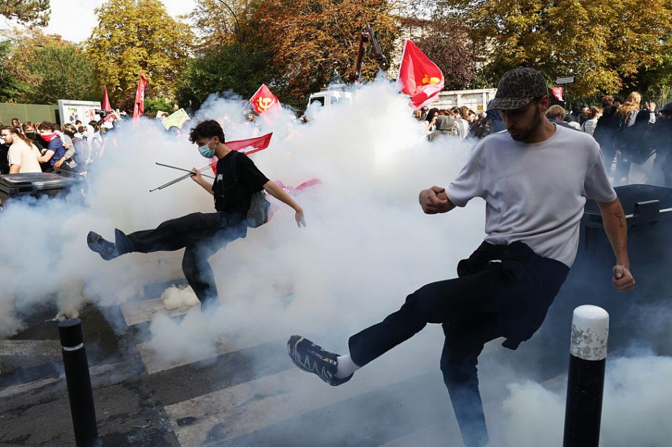 Furia elevilor de liceu din Franța. Proteste de amploare azi în Paris și în alte orașe, după săptămâna cu violențe și arestări în masă 1108185