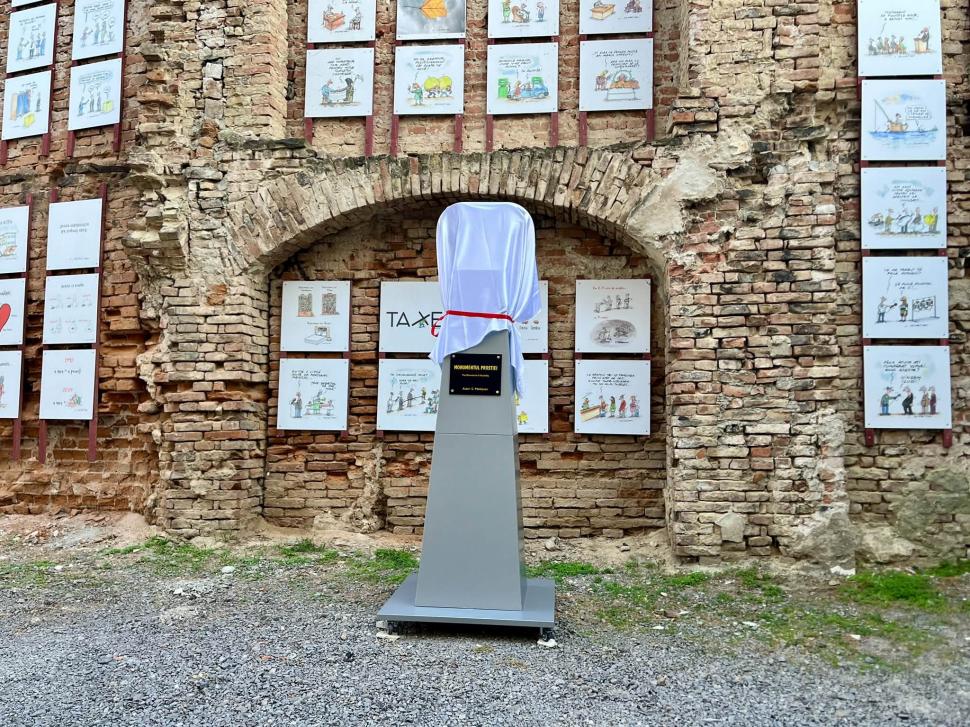 Primul "Monument al Prostiei" din lume a fost inaugurat la Brăila. Ce simbol a ales caricaturistul Costel Pătrășcan  1108549