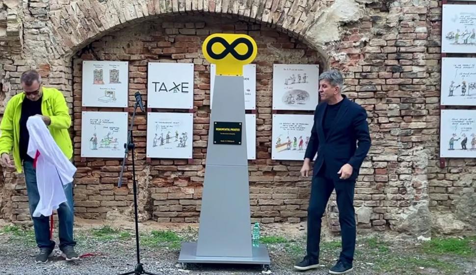 Primul "Monument al Prostiei" din lume a fost inaugurat la Brăila. Ce simbol a ales caricaturistul Costel Pătrășcan  1108551