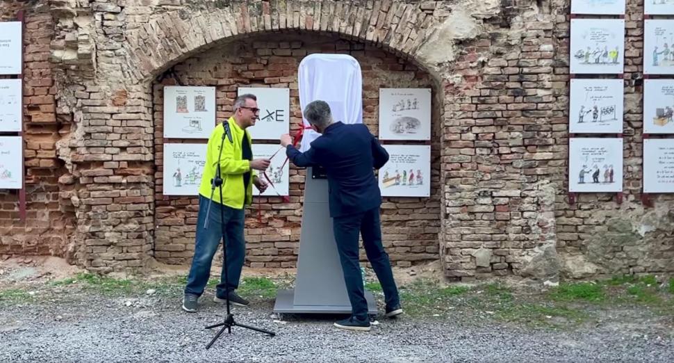 Primul "Monument al Prostiei" din lume a fost inaugurat la Brăila. Ce simbol a ales caricaturistul Costel Pătrășcan  1108553
