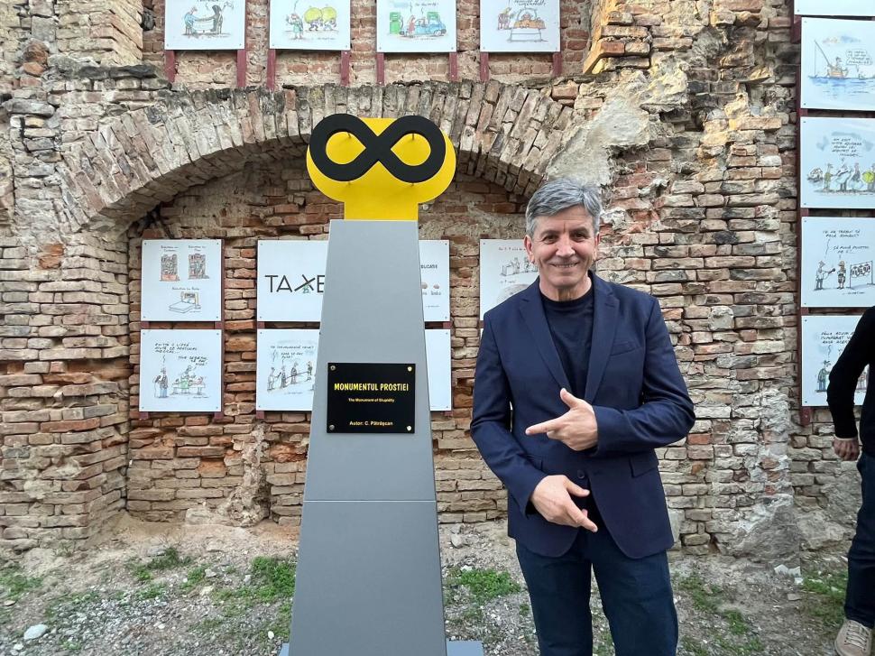 Primul "Monument al Prostiei" din lume a fost inaugurat la Brăila. Ce simbol a ales caricaturistul Costel Pătrășcan  1108555