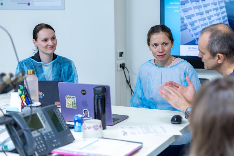 Mirabela Grădinaru a vizitat Clinica de Terapie Intensivă nou-născuţi de la "Marie Curie". Ce le-a spus medicilor şi asistentelor 1108940
