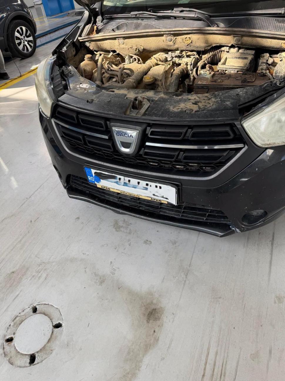 RAR a publicat imagini şocante cu maşinile care vin la verificări. De la buturugi în loc de suspensii la ţevi înfipte în evacuare 1109187