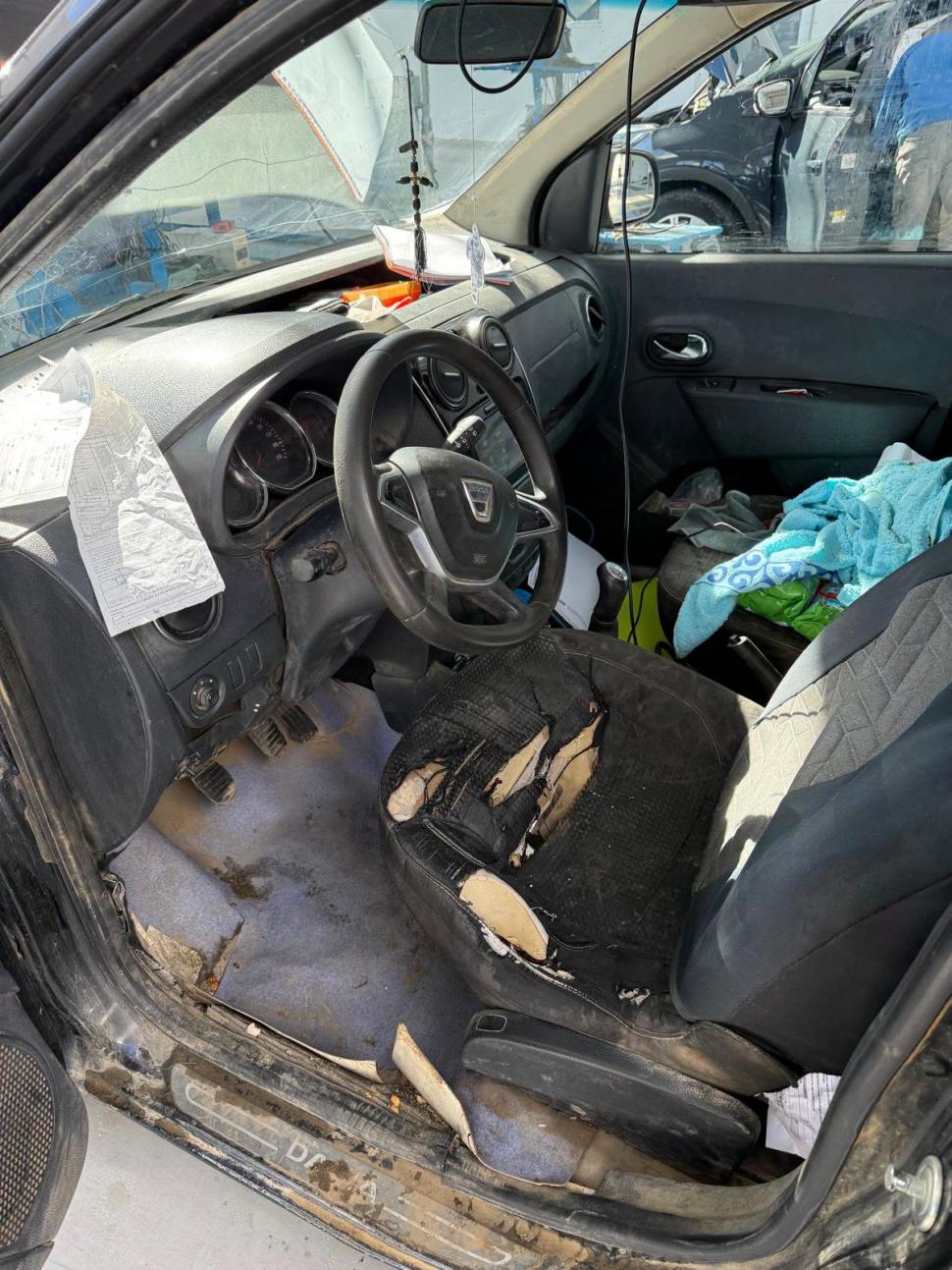 RAR a publicat imagini şocante cu maşinile care vin la verificări. De la buturugi în loc de suspensii la ţevi înfipte în evacuare 1109188