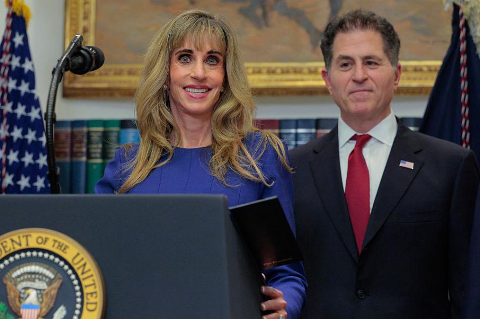 Cine este soția miliardarului Michael Dell, Susan: Poze cu ea și critici dure împânzesc internetul. Mulți o numesc „fața Mar-a-Lago” 1109678