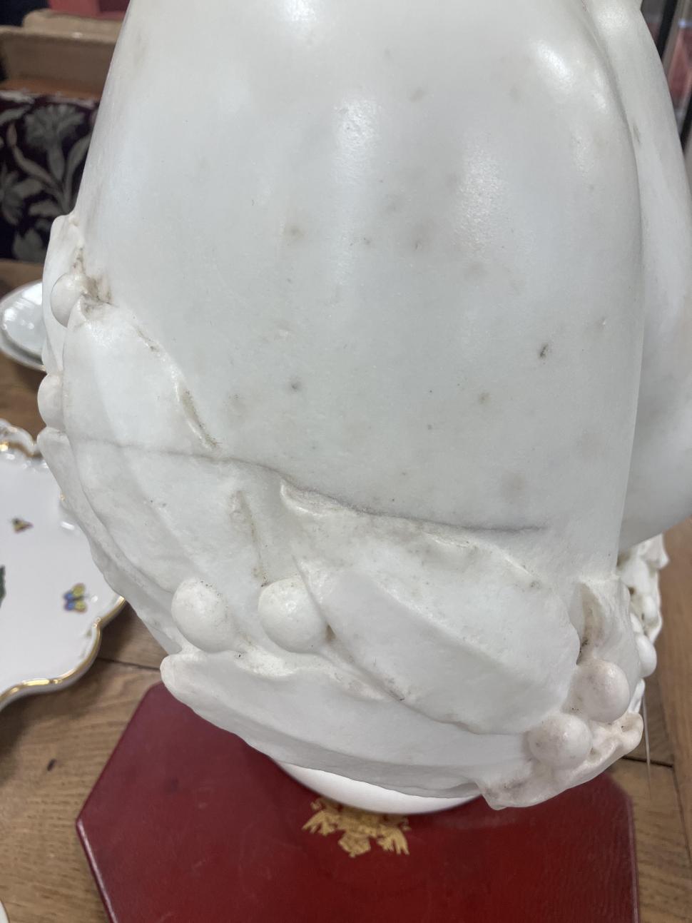 A fost confundată cu un ornament de grădină timp de 70 de ani. Dar s-a dovedit a fi o sculptură rară de marmură, din 1854 1110142