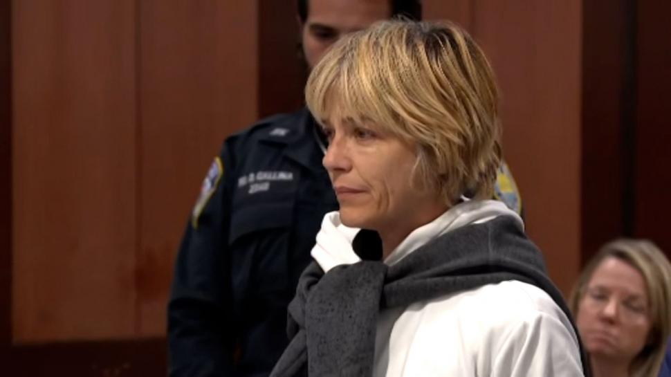Actrița Selma Blair a apărut transfigurată în sala de judecată, după scandalul din avion și arestarea de pe aeroportul JFK din New York 1110441