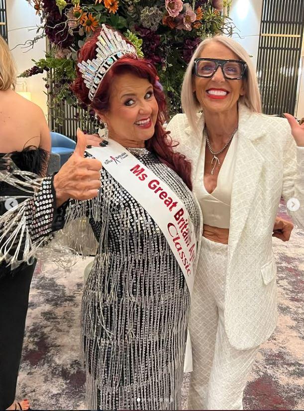 La 71 de ani, Ann participă la Miss Marea Britanie. Și-a făcut și brand de cosmetice: Ne rujăm și ne coafăm și dacă suntem în vârstă 1110459