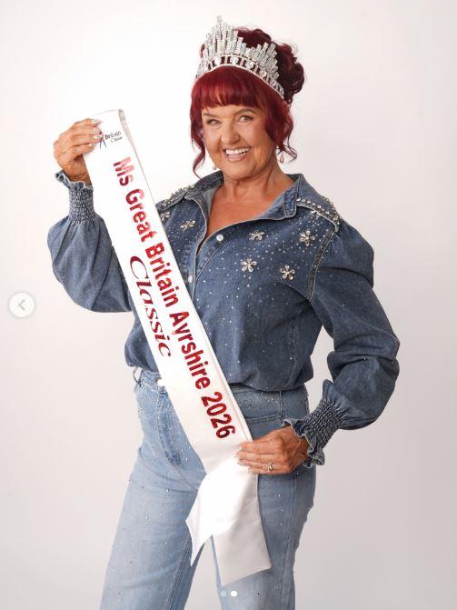 La 71 de ani, Ann participă la Miss Marea Britanie. Și-a făcut și brand de cosmetice: Ne rujăm și ne coafăm și dacă suntem în vârstă 1110463
