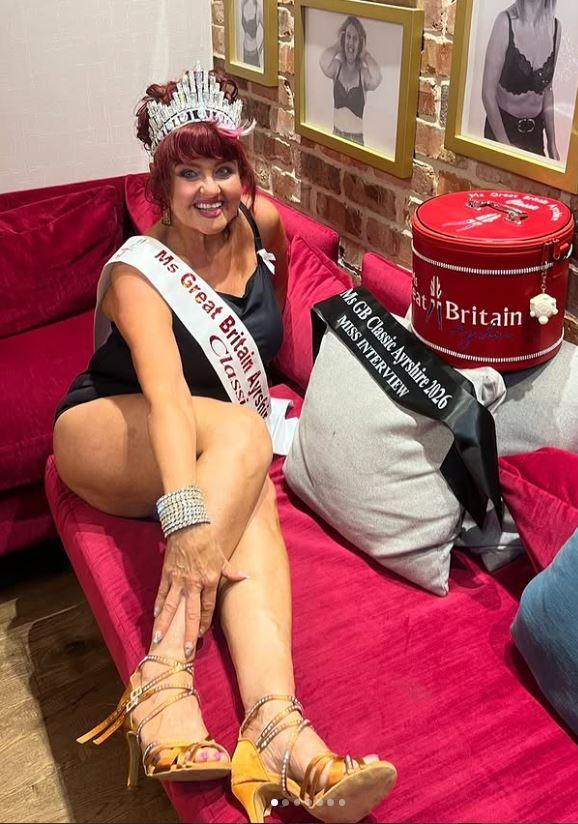 La 71 de ani, Ann participă la Miss Marea Britanie. Și-a făcut și brand de cosmetice: Ne rujăm și ne coafăm și dacă suntem în vârstă 1110473