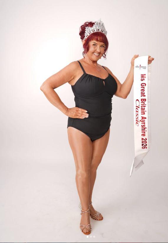 La 71 de ani, Ann participă la Miss Marea Britanie. Și-a făcut și brand de cosmetice: Ne rujăm și ne coafăm și dacă suntem în vârstă 1110476
