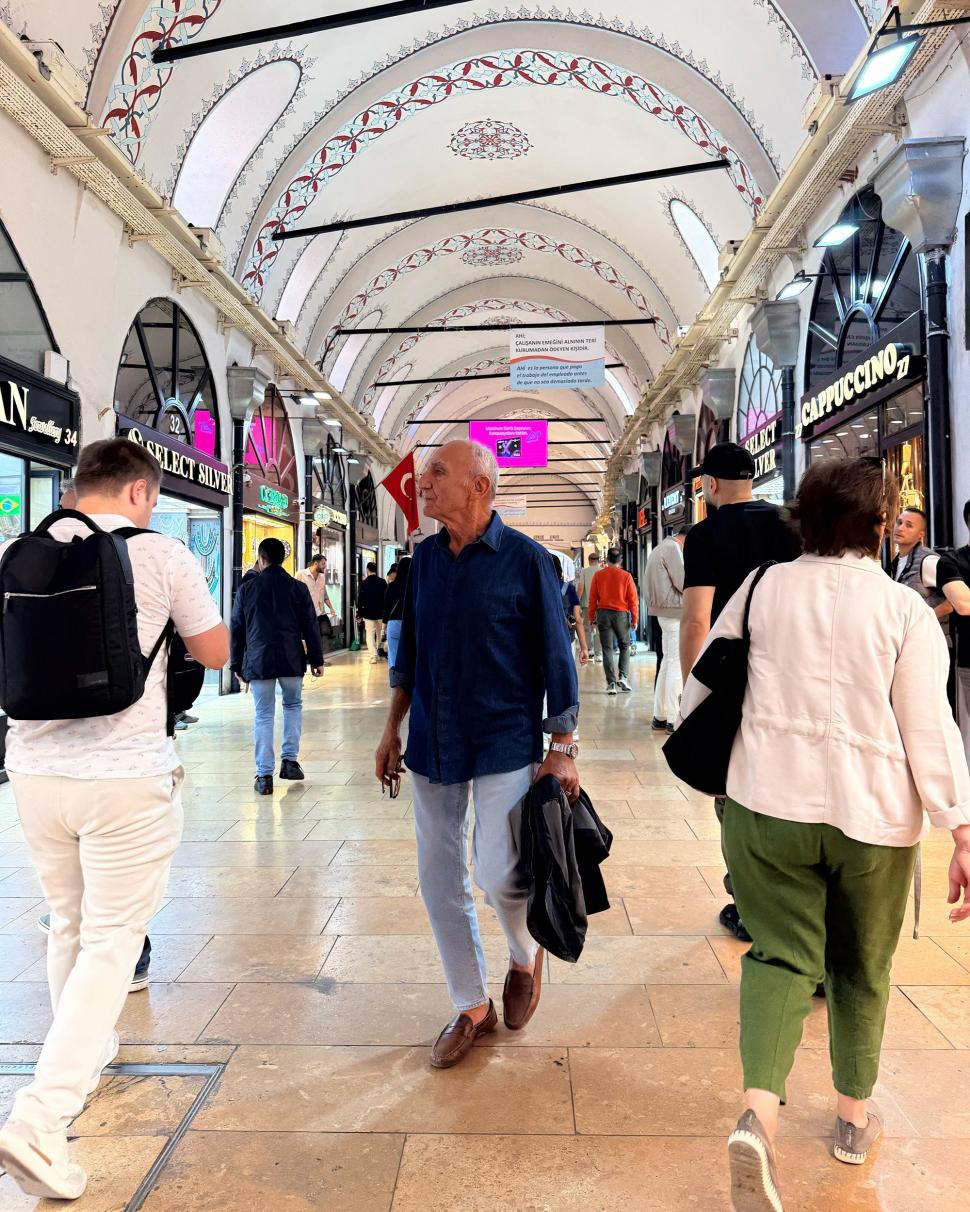 Există o lume ascunsă în spatele Marelui Bazar din Istanbul, care a rămas neschimbată de secole 1110948