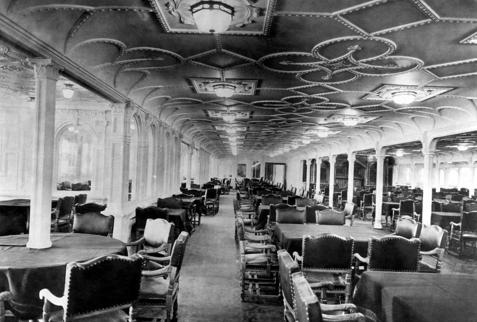 A scăpat cu viață din patru nave scufundate, inclusiv Titanic și Britannic. Colegii îl credeau blestemat și refuzau să navigheze cu el 1111057