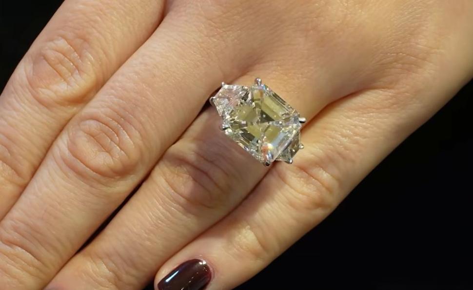Cel mai mare diamant scos vreodată la licitație în România are peste 9 carate. Care este prețul estimat 1111643