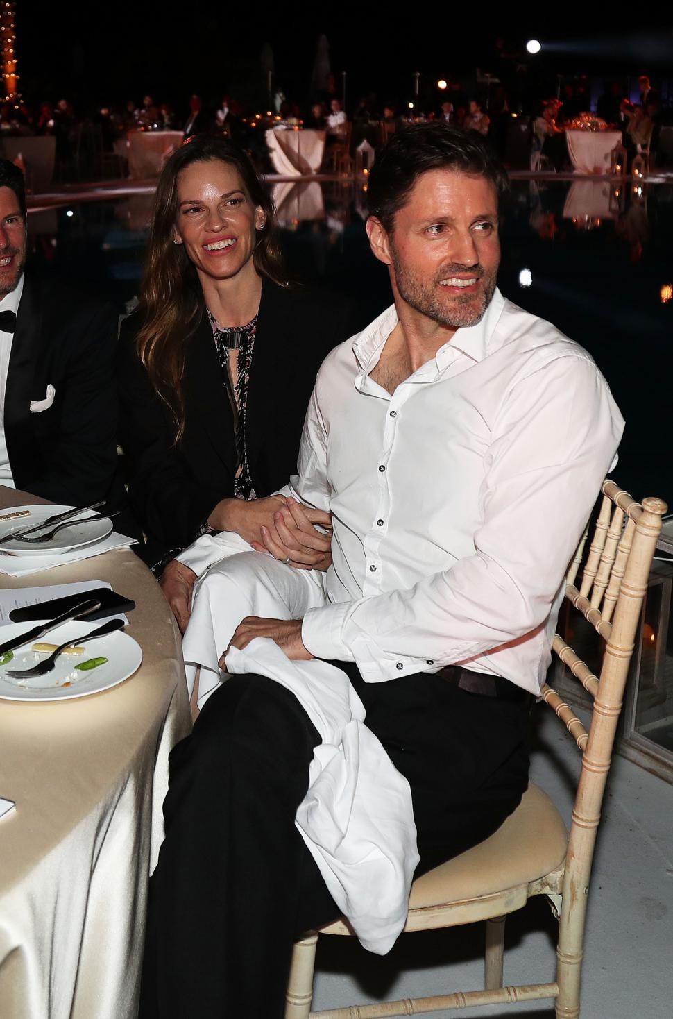 Hilary Swank, însărcinată la 52 de ani: Actrița așteaptă al treilea copil cu Philip Schneider, la trei ani după ce a născut gemeni 1111596