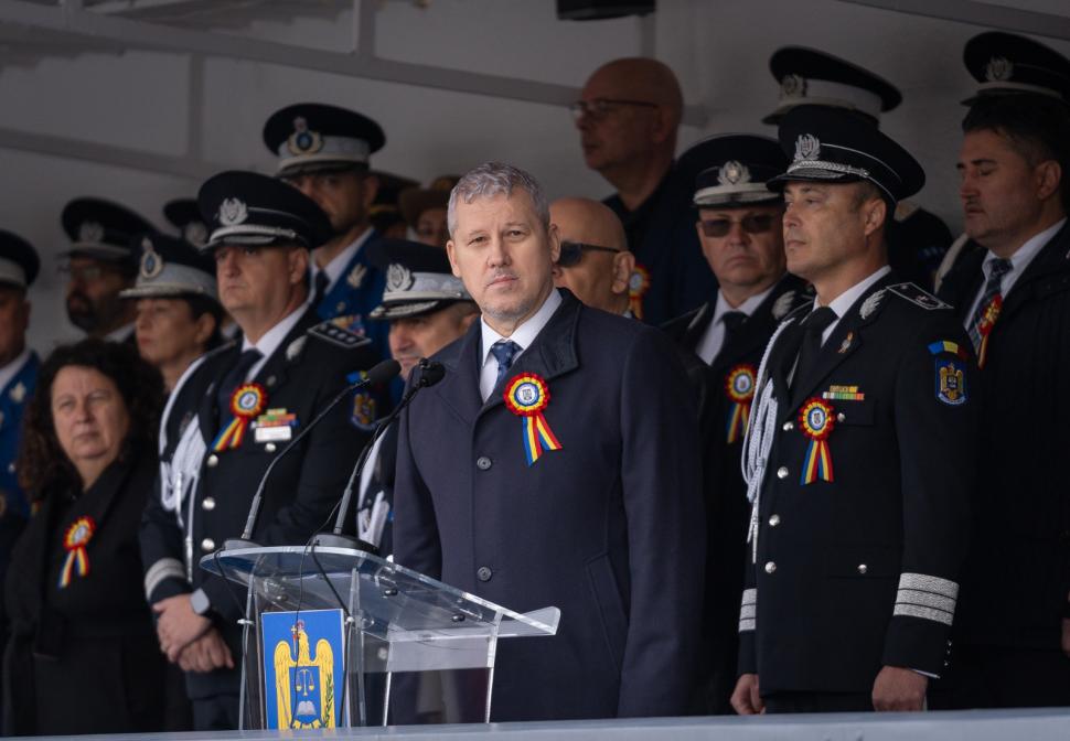 Predoiu, către noii studenți ai Academiei de Poliție: „Un jurământ durează câteva clipe. Responsabilitatea lui se poartă o viață” 1111704