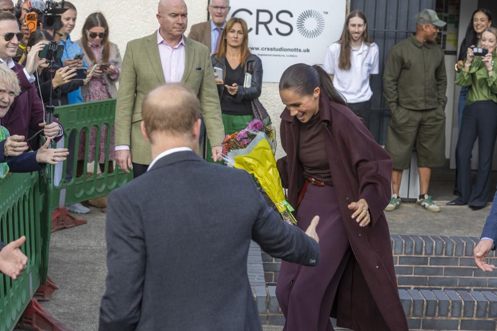 Prințul Harry și Meghan, prima apariție publică împreună după întoarcerea în Marea Britanie: Ce a spus Ducesa mulțimii care o aștepta 1111581