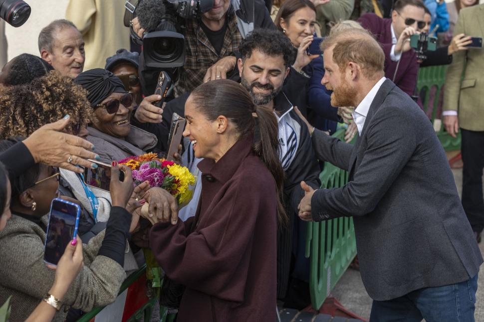 Prințul Harry și Meghan, prima apariție publică împreună după întoarcerea în Marea Britanie: Ce a spus Ducesa mulțimii care o aștepta 1111583