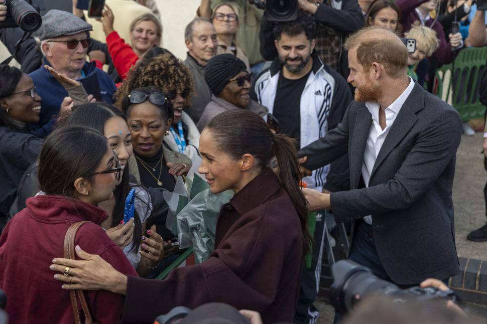 Prințul Harry și Meghan, prima apariție publică împreună după întoarcerea în Marea Britanie: Ce a spus Ducesa mulțimii care o aștepta 1111586