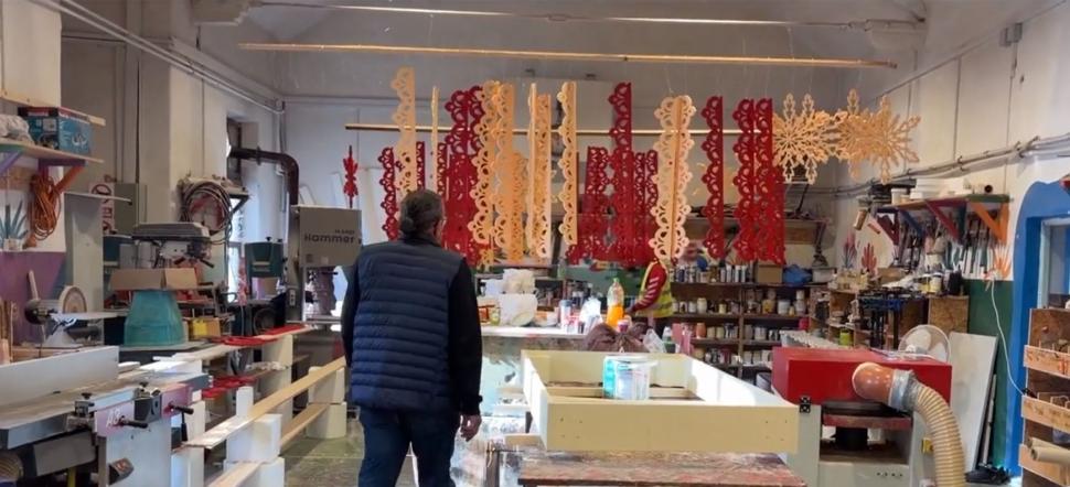 Târgul de Crăciun din Craiova este aproape gata pentru deschidere. Primele imagini cu decorurile atipice 1111496