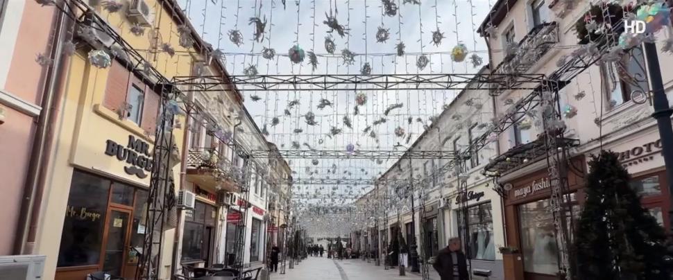 Târgul de Crăciun din Craiova este aproape gata pentru deschidere. Primele imagini cu decorurile atipice 1111499