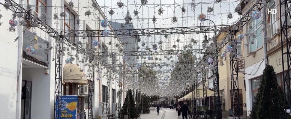 Târgul de Crăciun din Craiova este aproape gata pentru deschidere. Primele imagini cu decorurile atipice 1111500