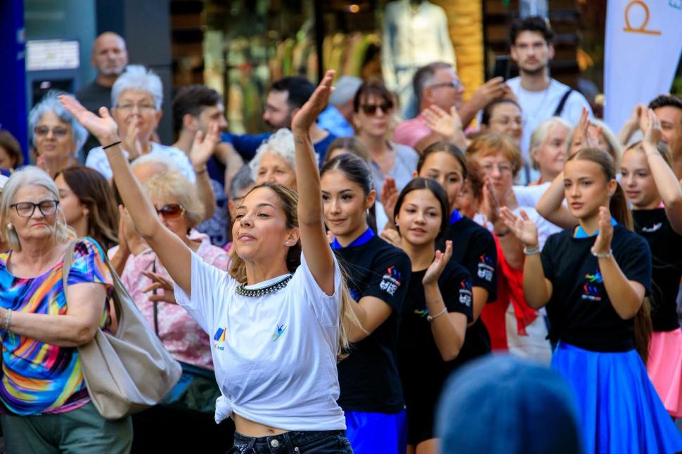 „Străzi Deschise” a costat 0 lei de la bugetul Capitalei și a atras peste 1,5 milioane de oameni. Câți bani au rămas după eveniment 1112028