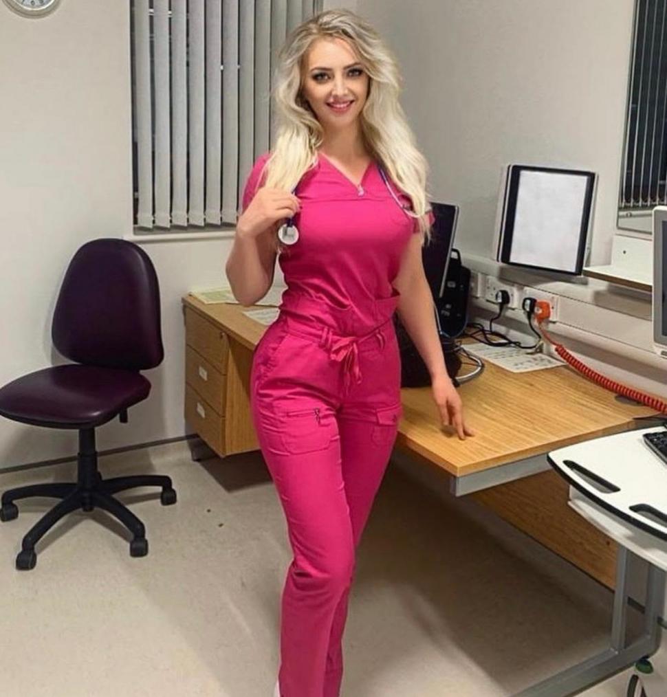 O doctoriță din România plecată în vacanță a fost pe fază și a salvat viața unui om în aeroportul din Miami. Cine este Elena Sumanariu 1112246