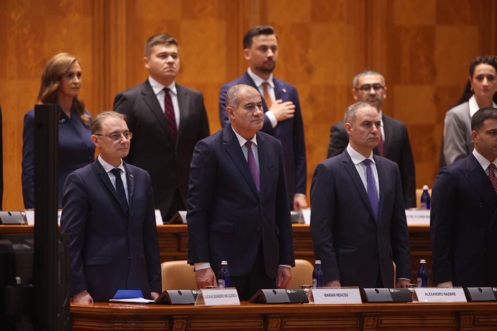 Învestirea Guvernului Niculescu, în imagini. Ce nu s-a văzut la televizor 1112712