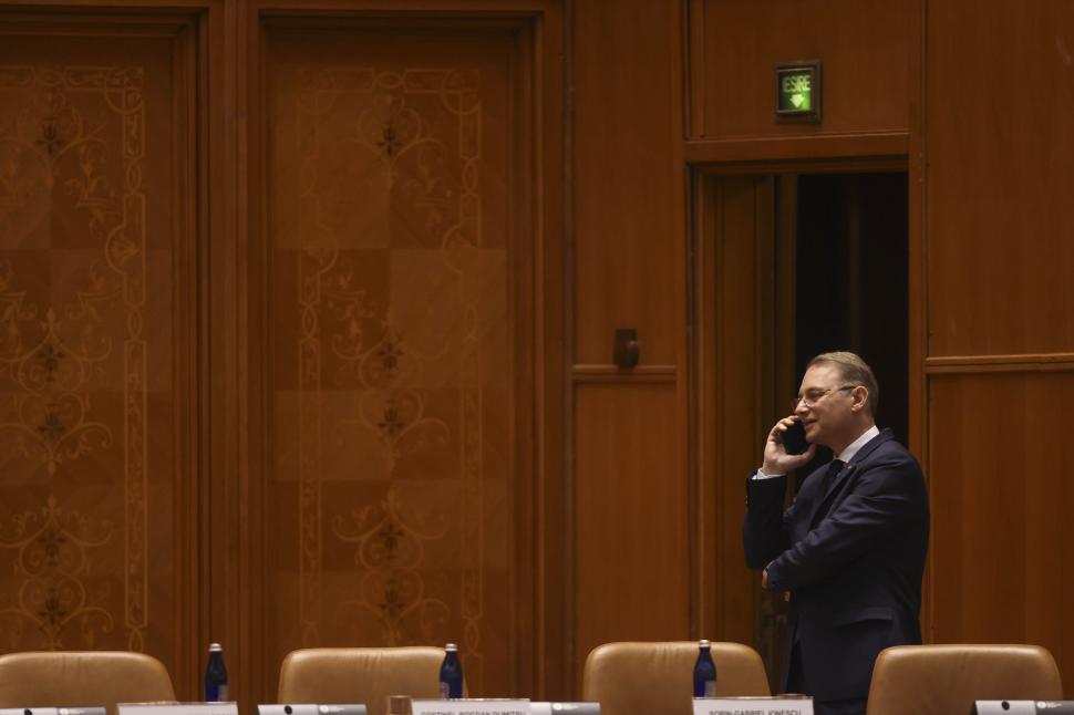 Învestirea Guvernului Niculescu, în imagini. Ce nu s-a văzut la televizor 1112722