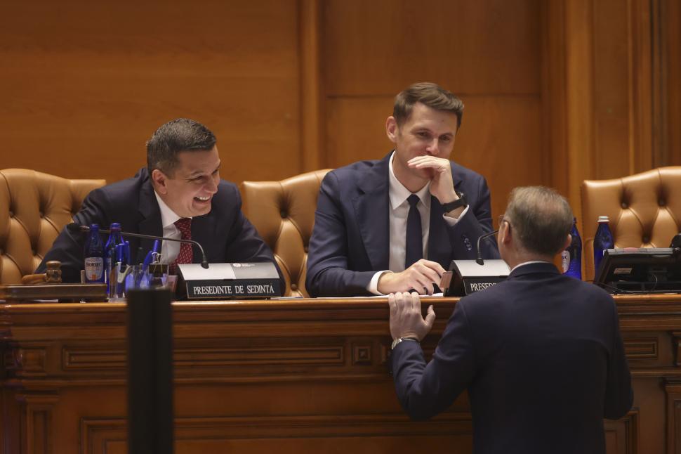 Învestirea Guvernului Niculescu, în imagini. Ce nu s-a văzut la televizor 1112723