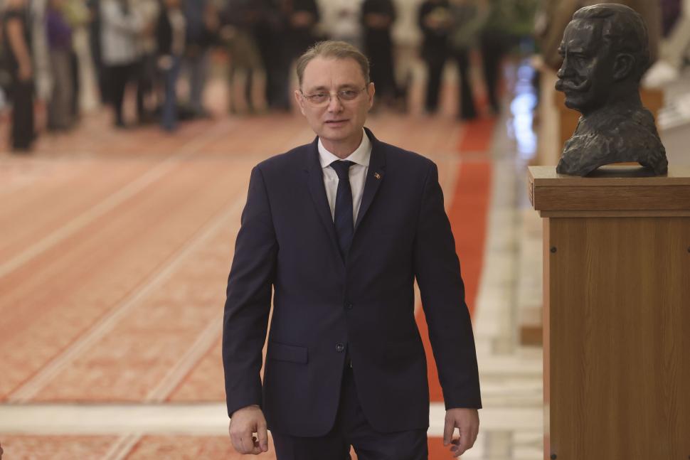 Învestirea Guvernului Niculescu, în imagini. Ce nu s-a văzut la televizor 1112727